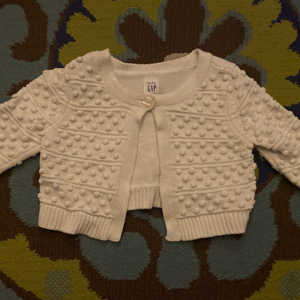 BabyGap Cropped Bobble Cardigan In Size 12-18 Months